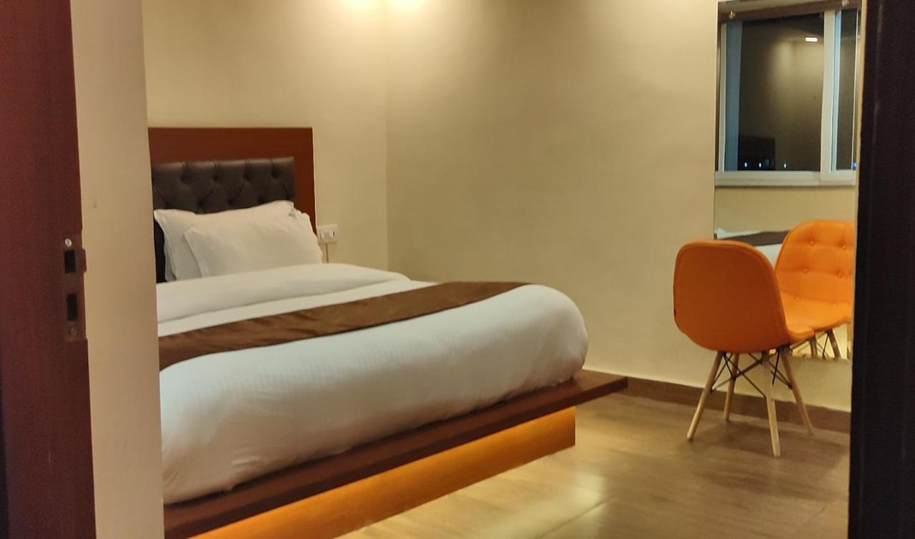 Icebergs Mussoorie - A Boutique Stay And 24 Hrs Roof Top Cafe Zewnętrze zdjęcie