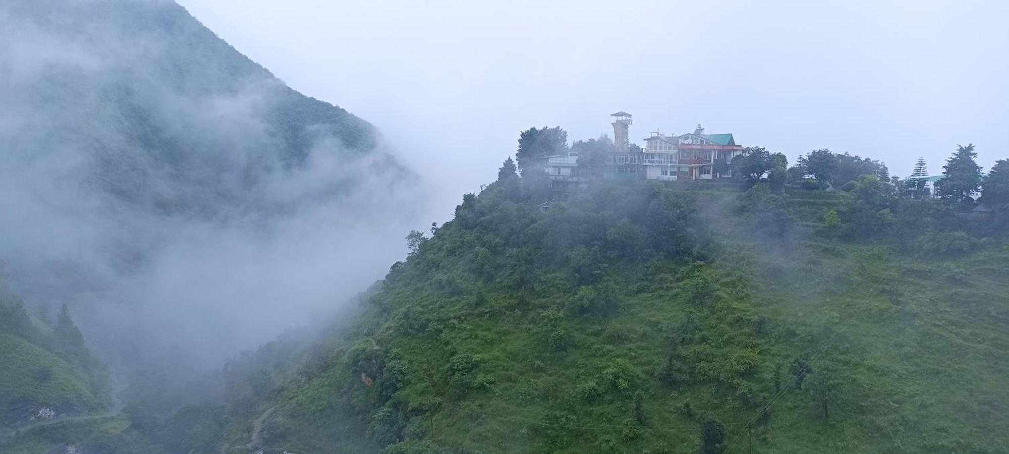 Icebergs Mussoorie - A Boutique Stay And 24 Hrs Roof Top Cafe Zewnętrze zdjęcie