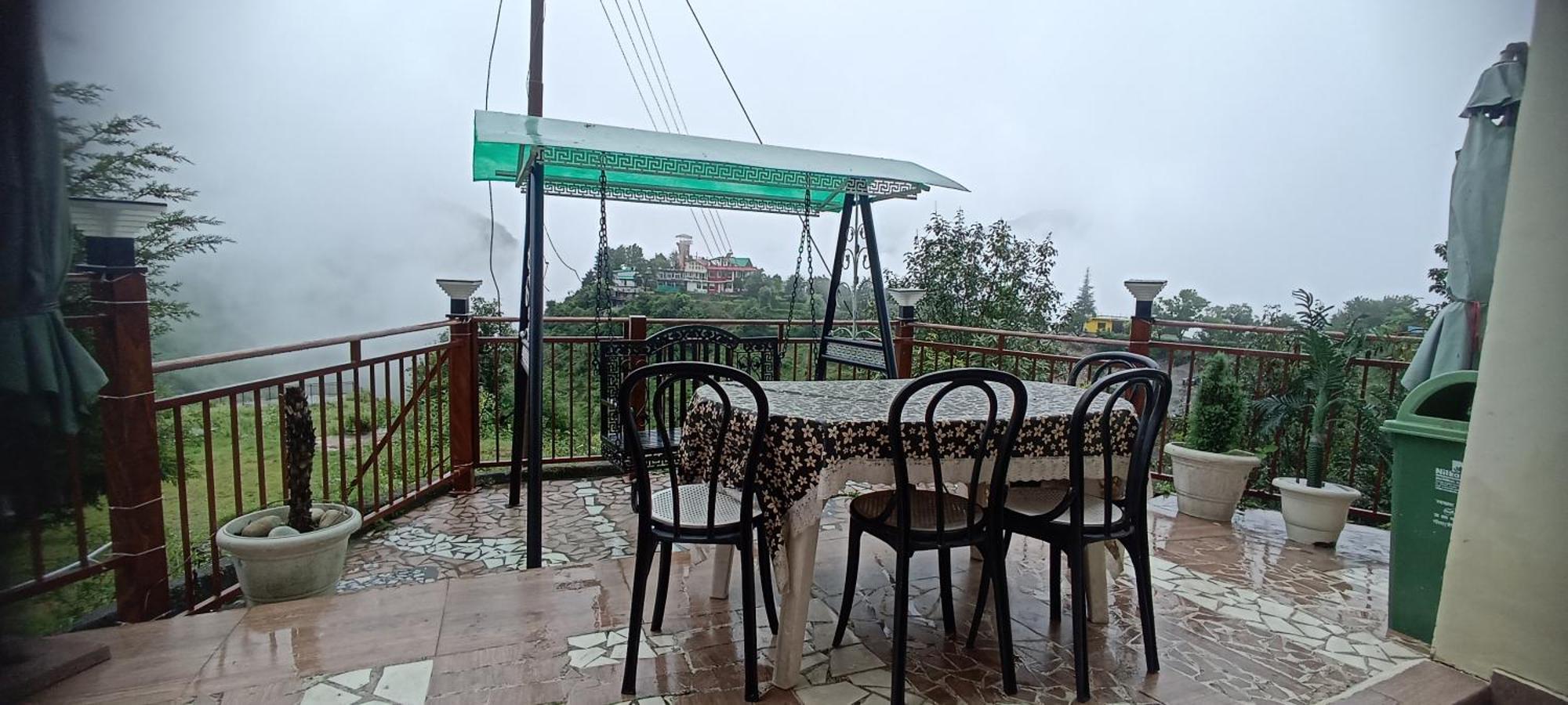 Icebergs Mussoorie - A Boutique Stay And 24 Hrs Roof Top Cafe Zewnętrze zdjęcie