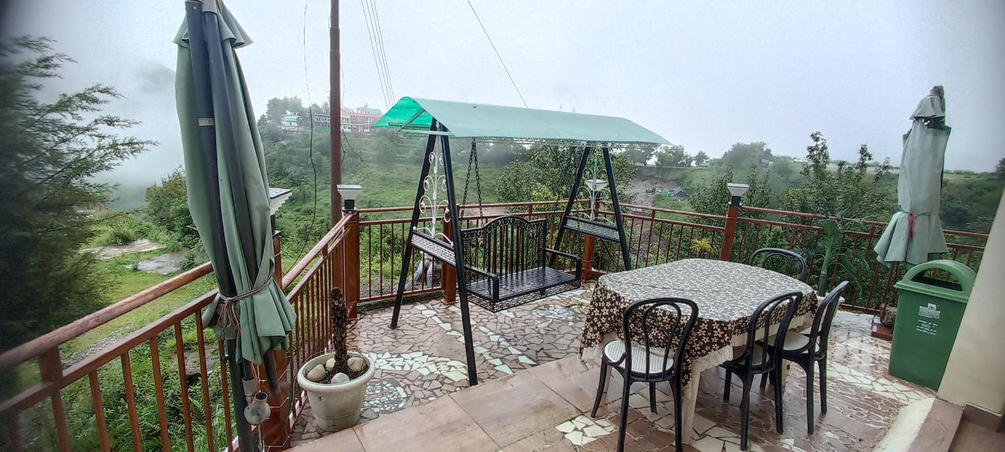 Icebergs Mussoorie - A Boutique Stay And 24 Hrs Roof Top Cafe Zewnętrze zdjęcie