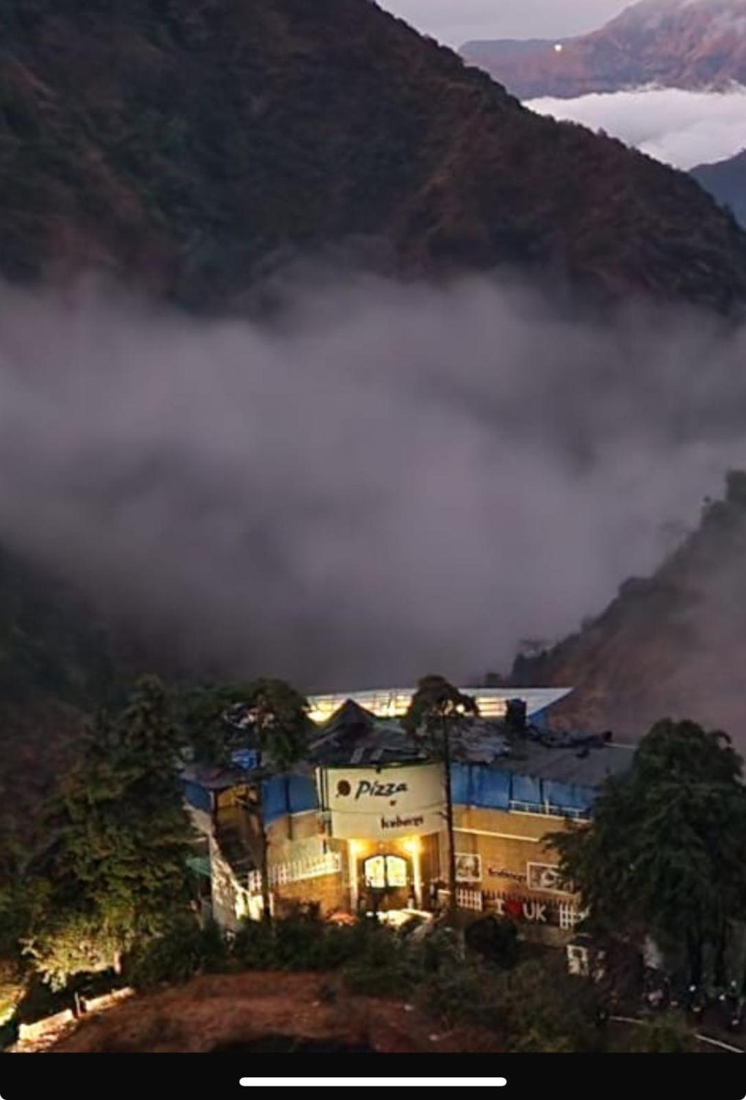 Icebergs Mussoorie - A Boutique Stay And 24 Hrs Roof Top Cafe Zewnętrze zdjęcie